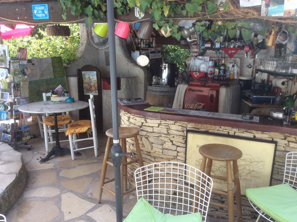Lou Ribas Puyloubier Exterior foto